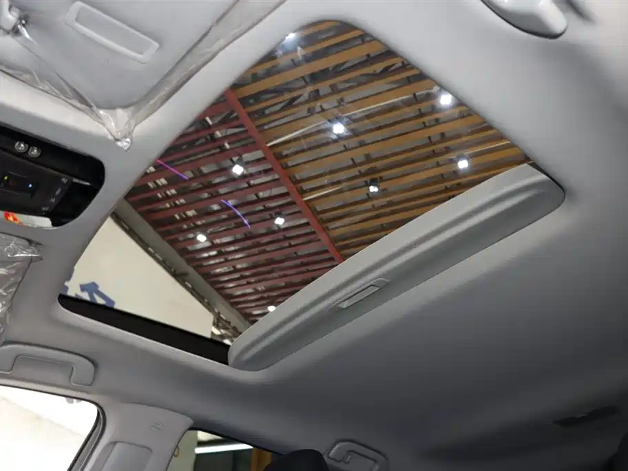 Vesa 2023 2.0L CVT two-wheel drive premium version купить на сайте DeffCars