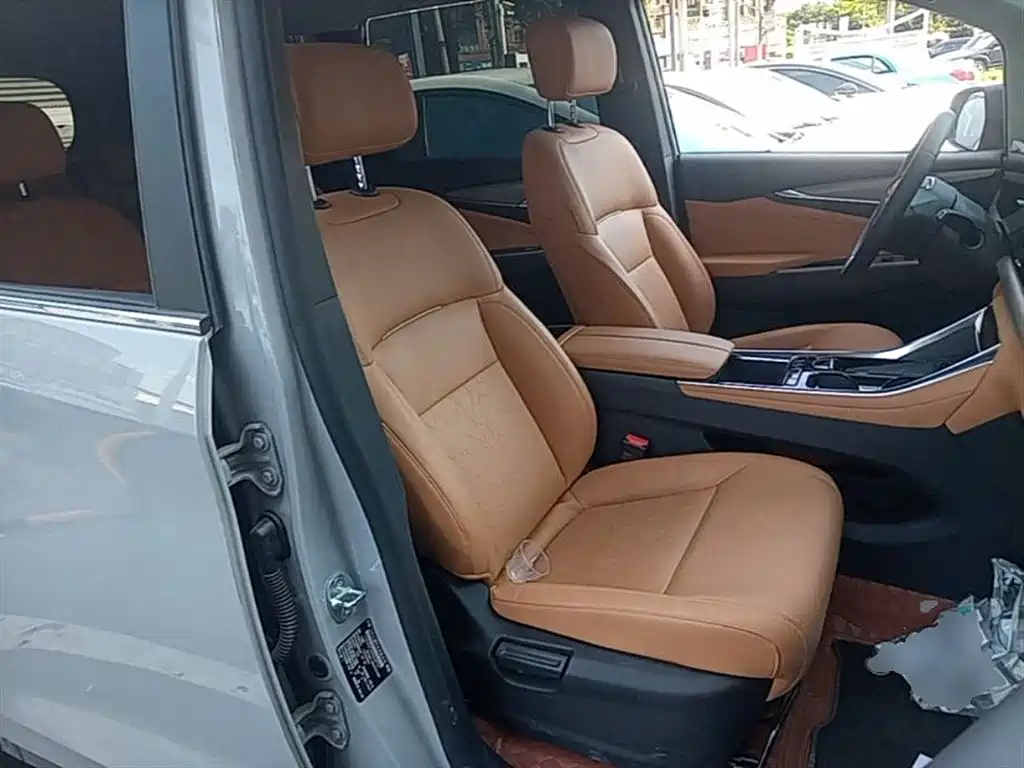 Maxus G50 plug-in hybrid 2025 pilot version купить на сайте DeffCars