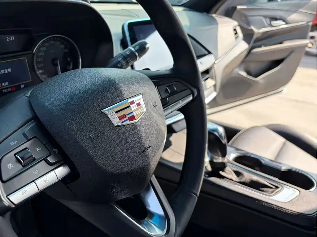 Cadillac CT4 2021 28T Fashion Model купить на сайте DeffCars