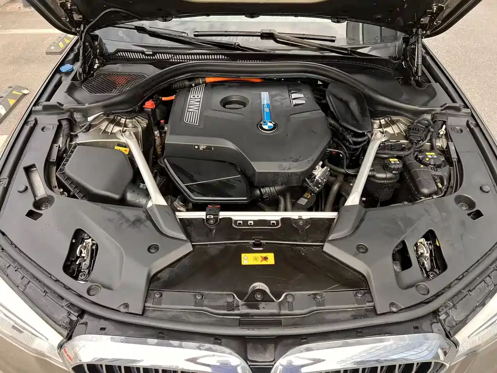 BMW 5 Series New Energy 2018 530Le Luxury Package купить на сайте DeffCars