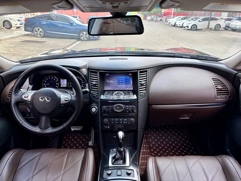 Infiniti QX70 2013 3.7L Standard Edition купить на сайте DeffCars