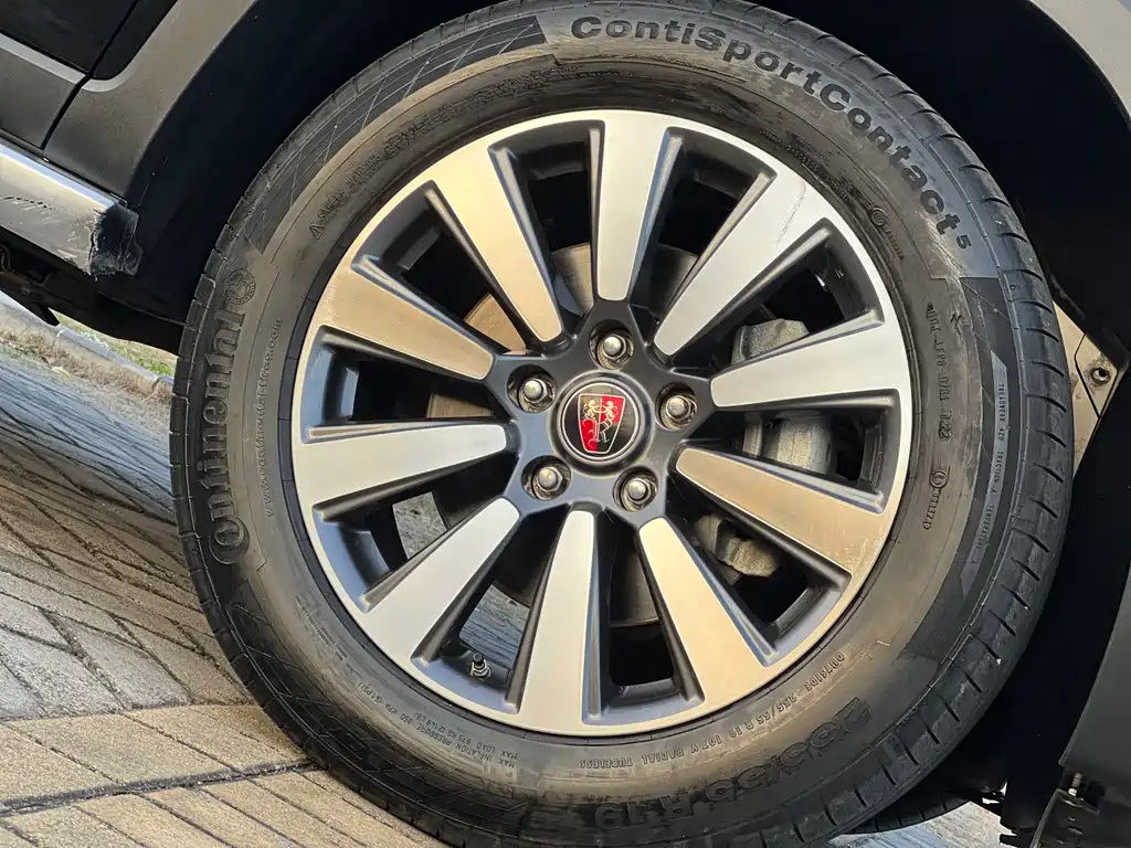 Roewe RX8 2018 30T Intelligent Network 2WD Extreme Edition купить на сайте DeffCars