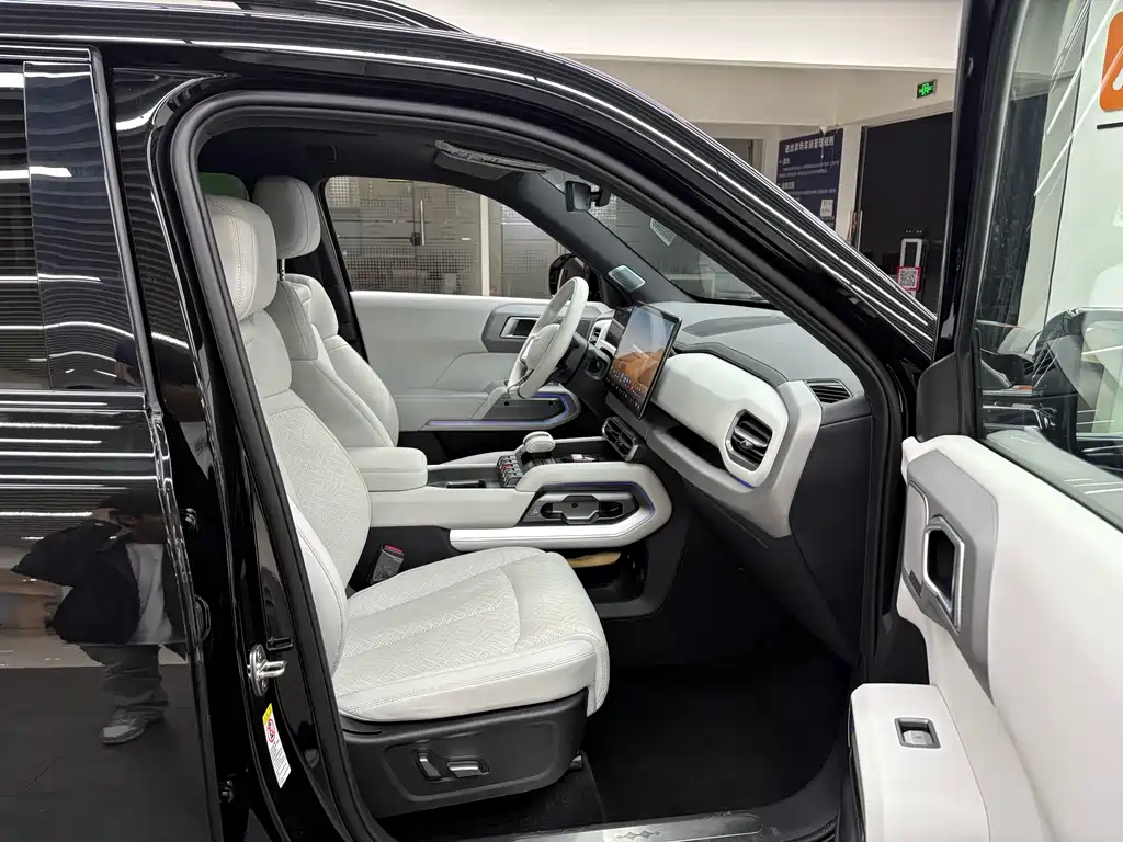 Titanium 3 2025 501KM four-wheel drive Ultra version купить на сайте DeffCars