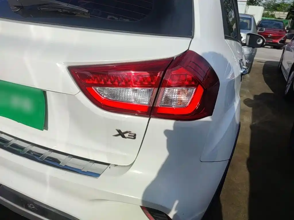 Vision X3 2017 1.5L manual premium model купить на сайте DeffCars