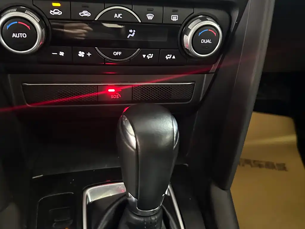 Mazda CX-4 2021 2.0L automatic two-wheel drive Blue Sky Premium Edition купить на сайте DeffCars