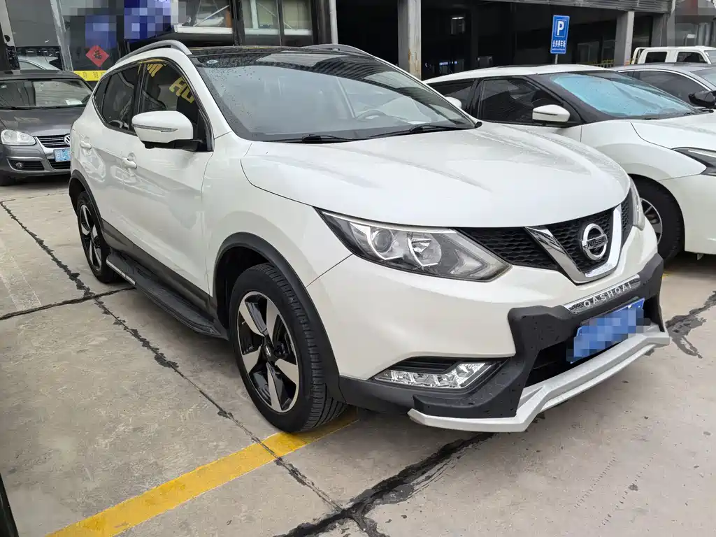 Qashqai 2016 2.0L CVT Deluxe Edition купить на сайте DeffCars