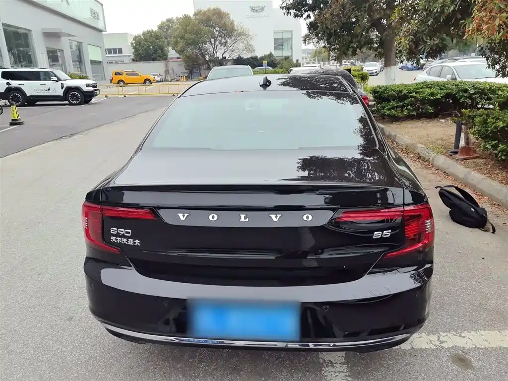 Volvo S90 2025 B5 Zhiyi Luxury Edition купить на сайте DeffCars