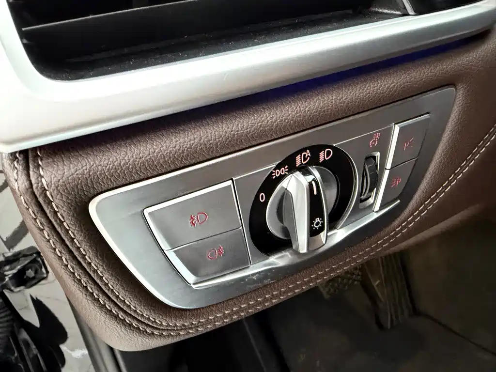 BMW 7 Series 2017 740Li xDrive Luxury купить на сайте DeffCars