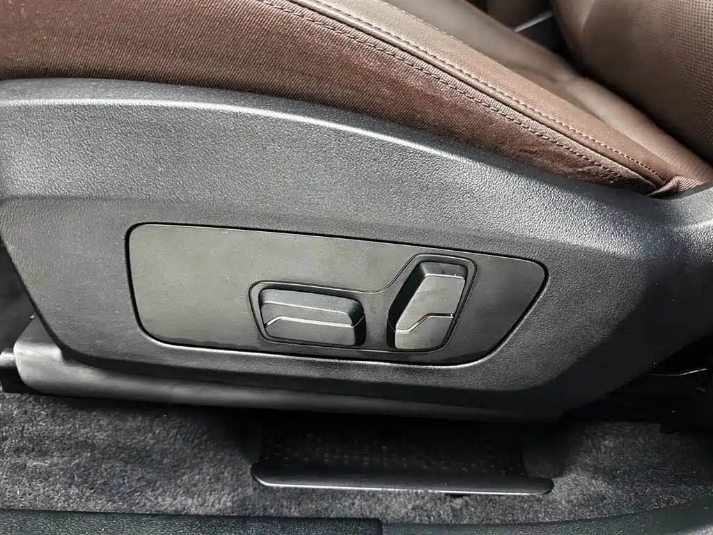 BMW X1 2023 sDrive20Li X Design Package купить на сайте DeffCars