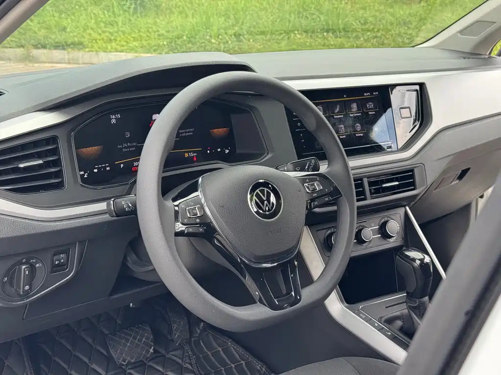 Polo 2023 Plus 1.5L Automatic Panoramic Enjoyment Edition купить на сайте DeffCars