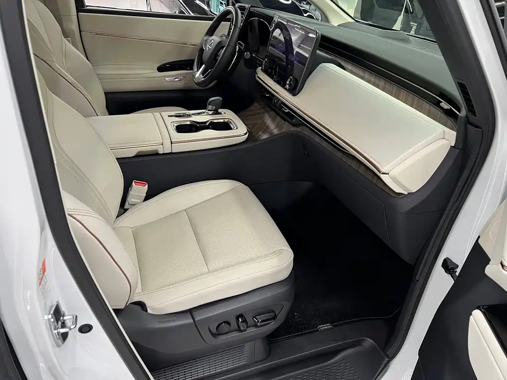 Lexus LM 2025 500h six-seater premium version купить на сайте DeffCars