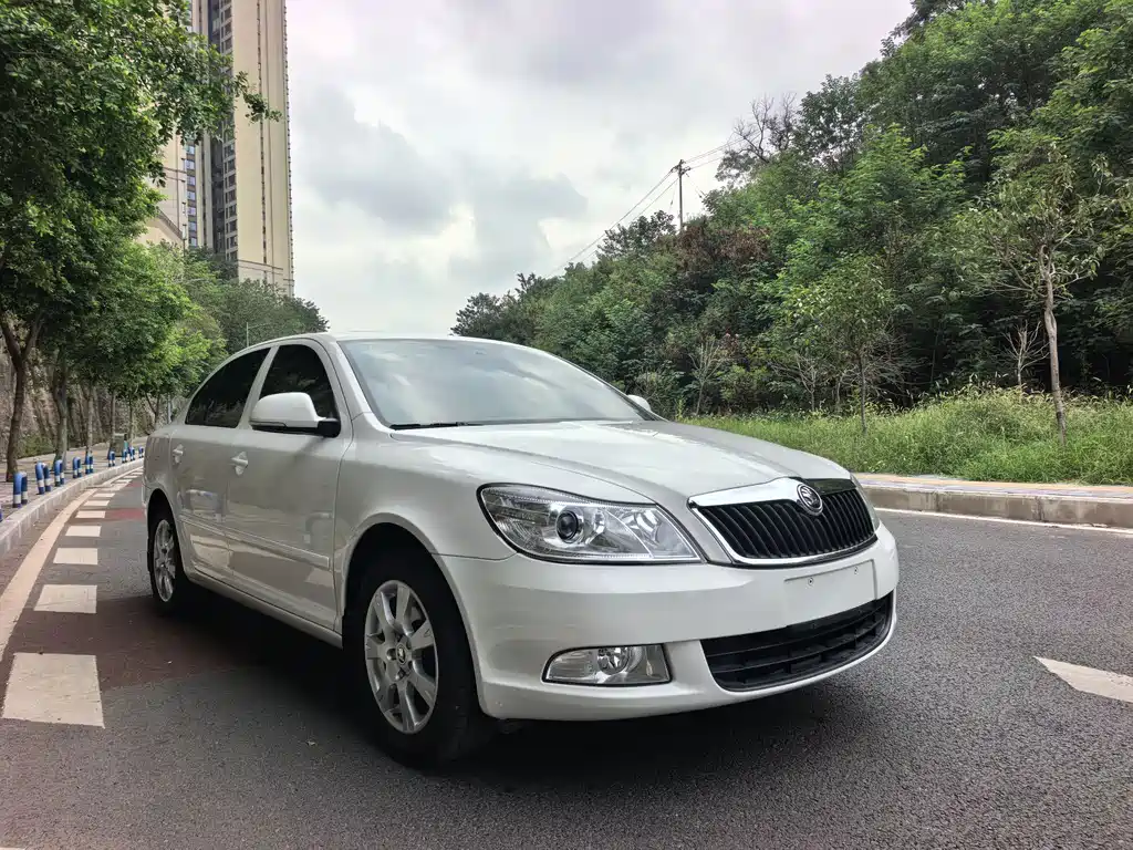 Octavia 2015 Classic 1.6L Automatic Yijie Edition купить на сайте DeffCars