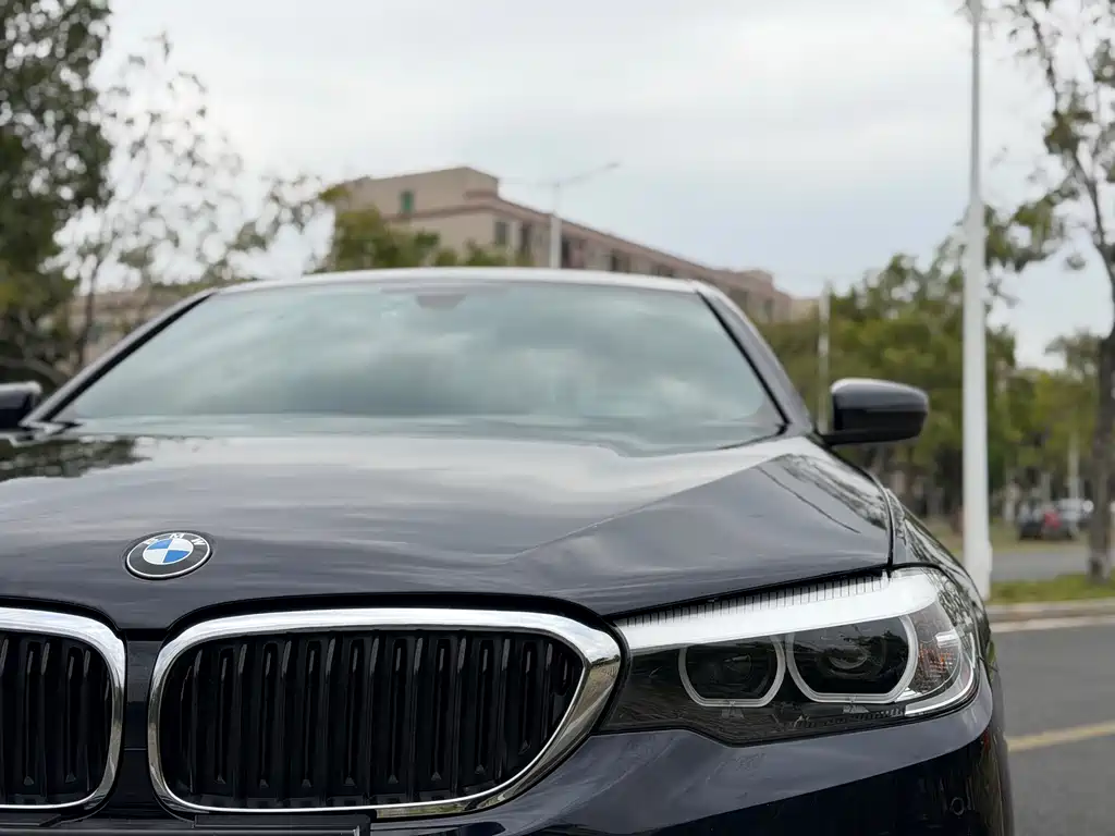 BMW 5 Series 2019 525Li M Sports Package купить на сайте DeffCars