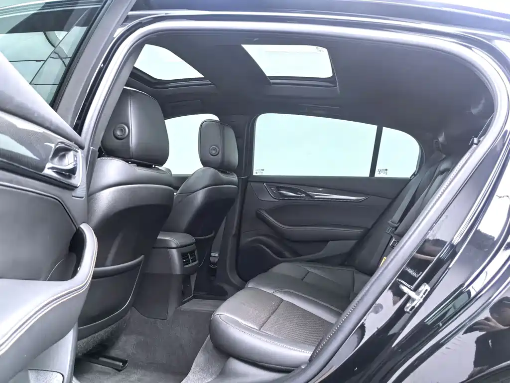 Cadillac CT5 2024 28T Platinum Type купить на сайте DeffCars
