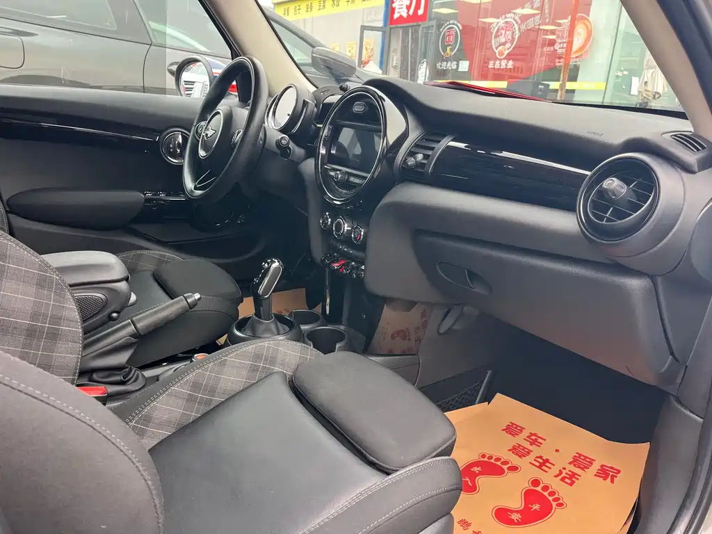 MINI 2018 1.5T COOPER Classic Five-Door Edition купить на сайте DeffCars