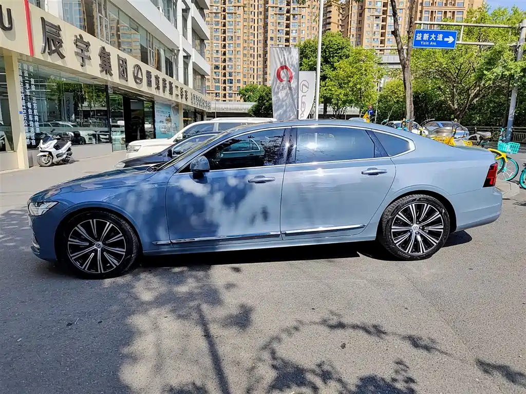 Volvo S90 2022 B5 Zhiyuan Luxury Edition купить на сайте DeffCars