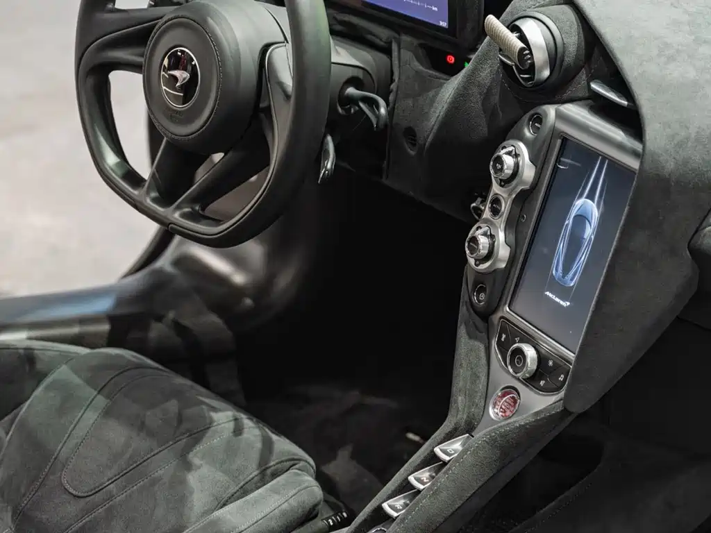 McLaren 720S 2019 4.0T Coupe купить на сайте DeffCars