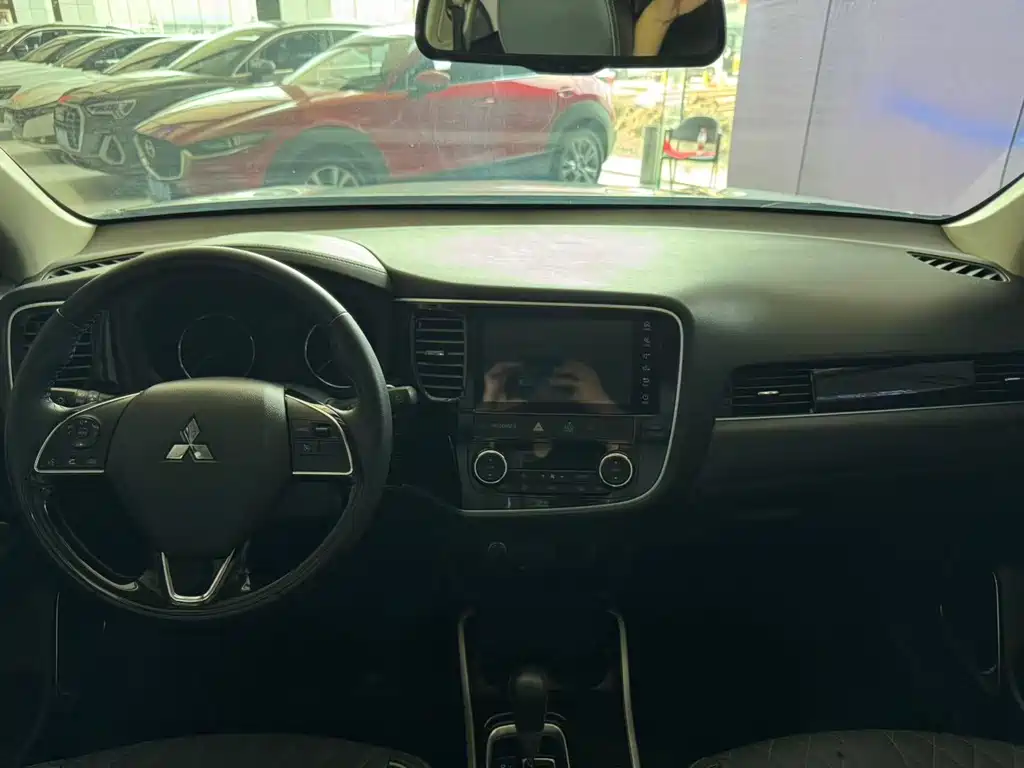 Outlander 2021 Modified 2.0L 2WD Enjoy Edition 5 Seater купить на сайте DeffCars