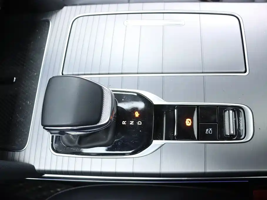 Hongqi HS7 PHEV 2024 2.0T PHEV four-wheel drive Qichang version 7 seats купить на сайте DeffCars