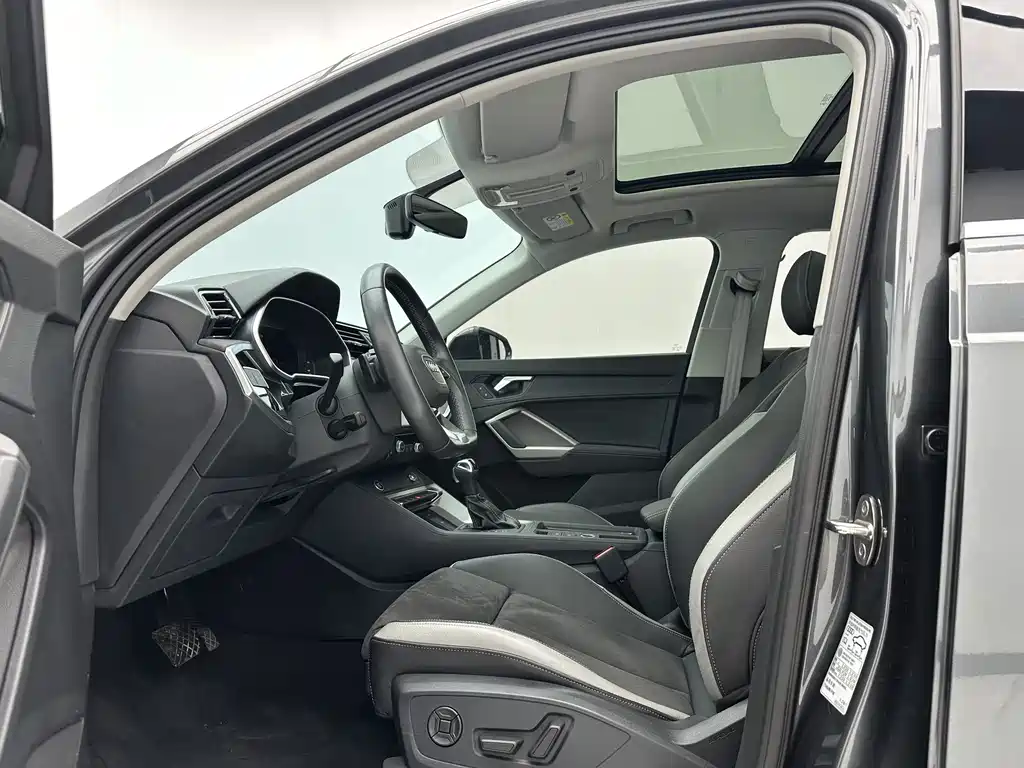 Audi Q3 2022 35 TFSI Fashion Dynamic купить на сайте DeffCars