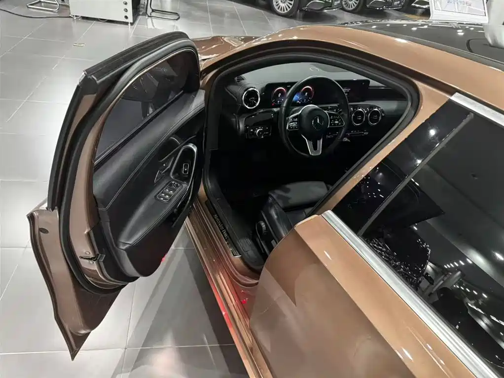 Mercedes-Benz A-Class 2020 Facelift A 200 L Sports Sedan Dynamic Type купить на сайте DeffCars