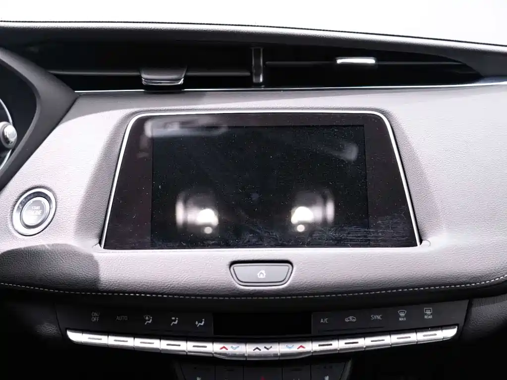Cadillac XT4 2023 28T two-wheel drive luxury model купить на сайте DeffCars
