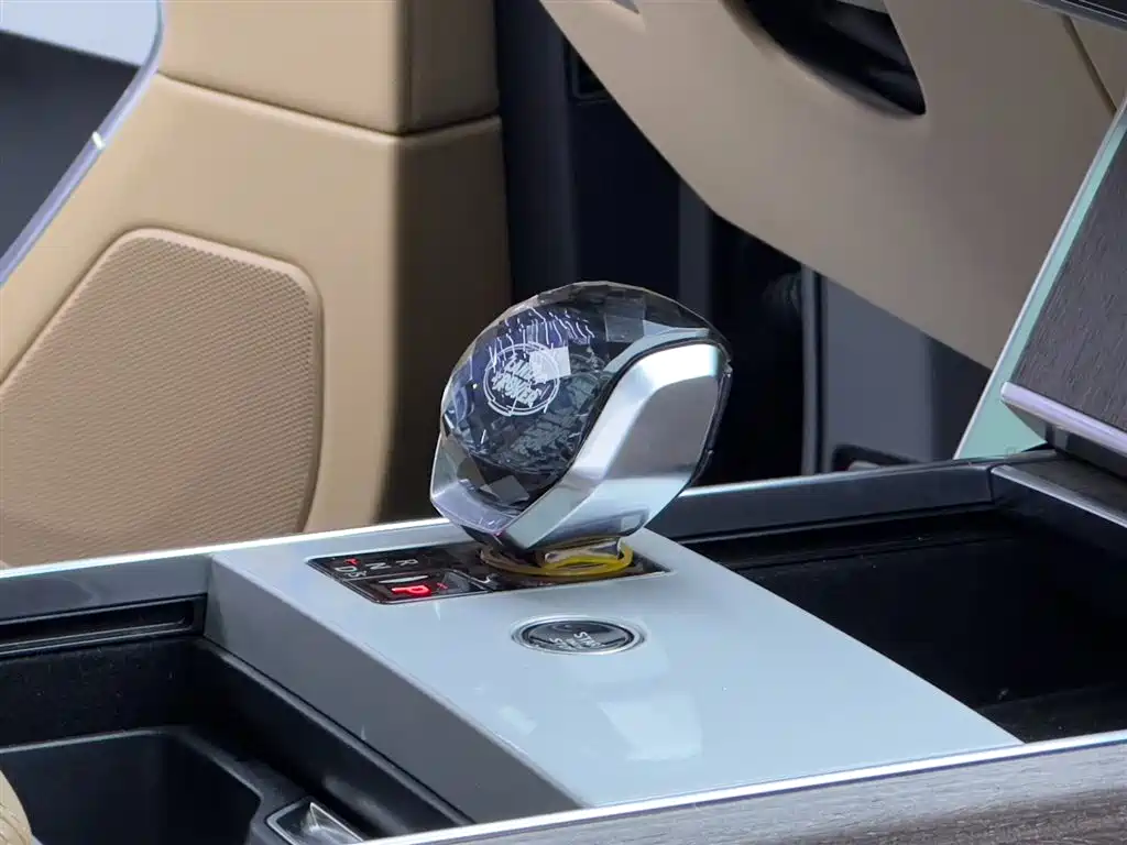 Range Rover 2025 3.0 L6 400PS Extended Edition купить на сайте DeffCars