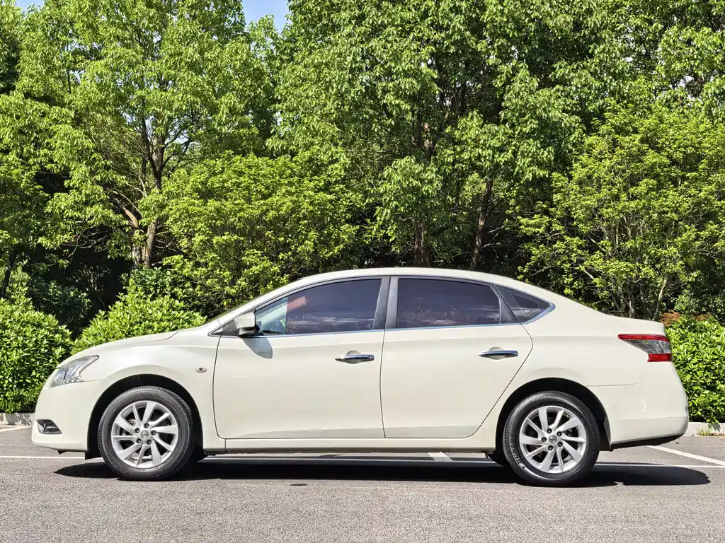 Sylphy 2014 1.6XV CVT Exclusive Edition купить на сайте DeffCars