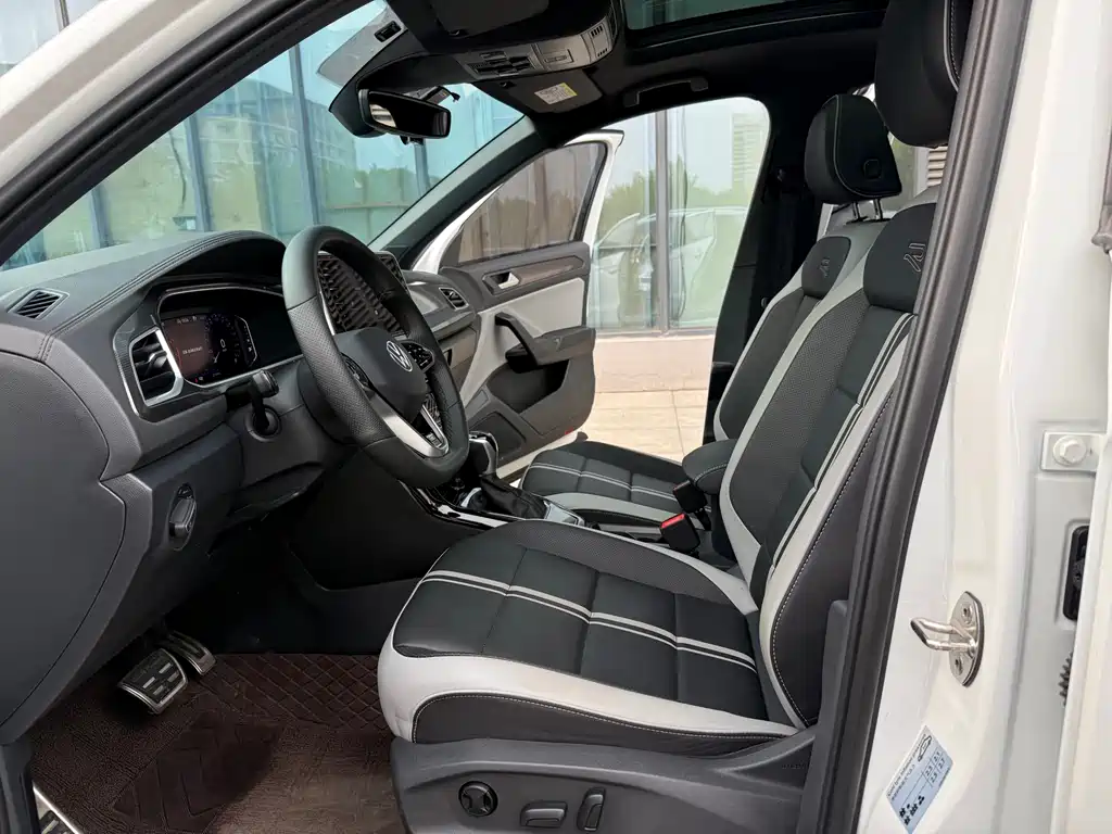 T-ROC 2025 300TSI DSG two-wheel drive Chenguang version купить на сайте DeffCars