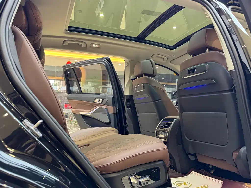 BMW X7 2024 xDrive40i Leading Luxury Package купить на сайте DeffCars