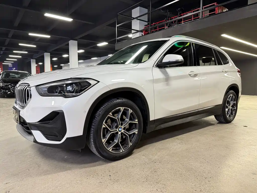 BMW X1 2020 sDrive25Li Leading Model купить на сайте DeffCars