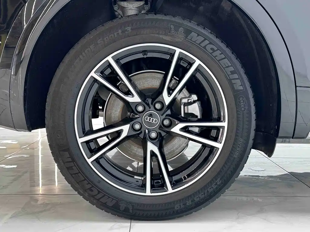 Audi Q5L 2021 40 TFSI Fashionable and Dynamic купить на сайте DeffCars