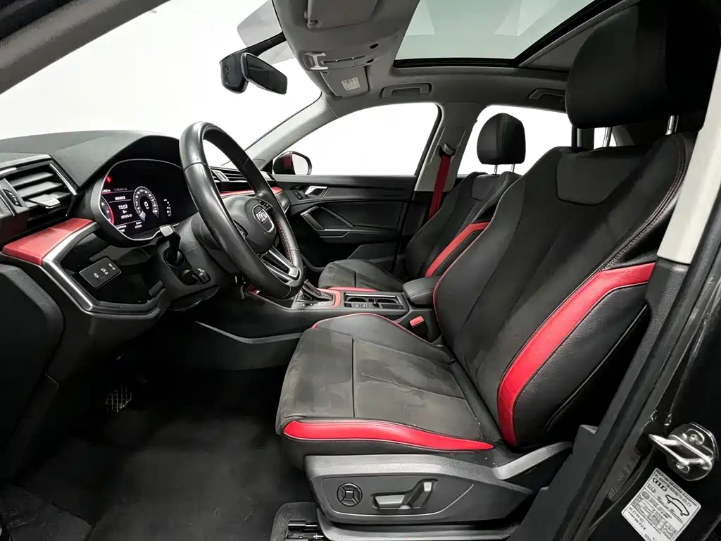 Audi Q3 2019 35 TFSI aggressive and dynamic купить на сайте DeffCars
