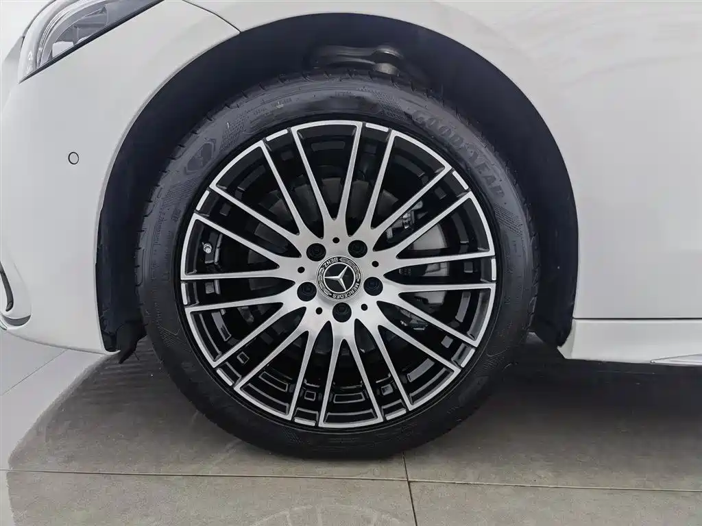 奔驰C级 2025款 改款 C 200 L 运动版 купить на сайте DeffCars