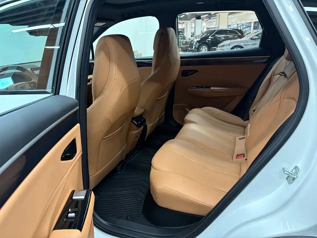 Galaxy L7 2025 EM-i 115km Discovery+ Edition купить на сайте DeffCars