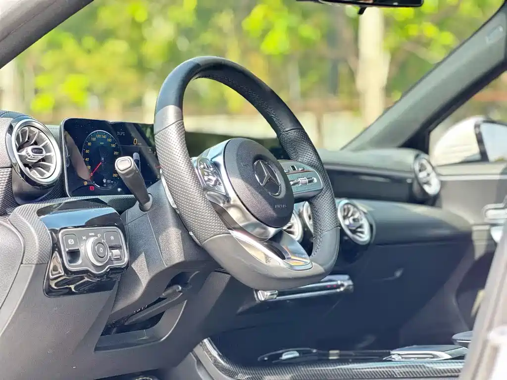 Mercedes-Benz A-Class 2020 Facelift A 200 L Sports Sedan Fashionable купить на сайте DeffCars