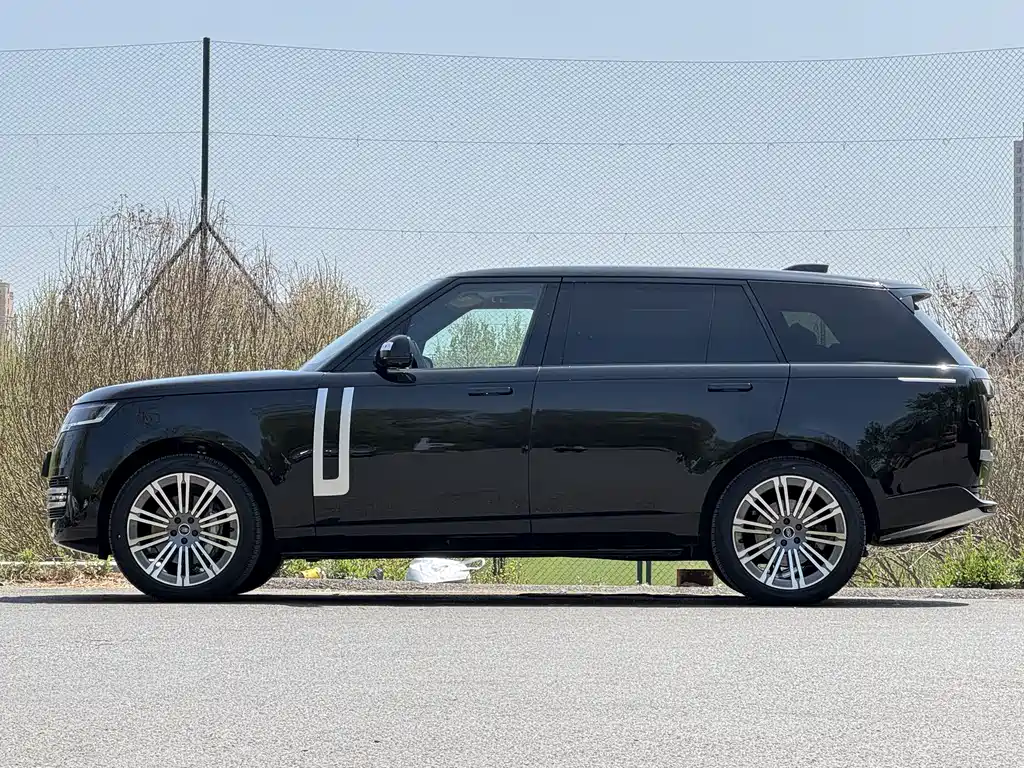 Range Rover 2024 3.0 L6 400PS Genesis Extended Edition купить на сайте DeffCars