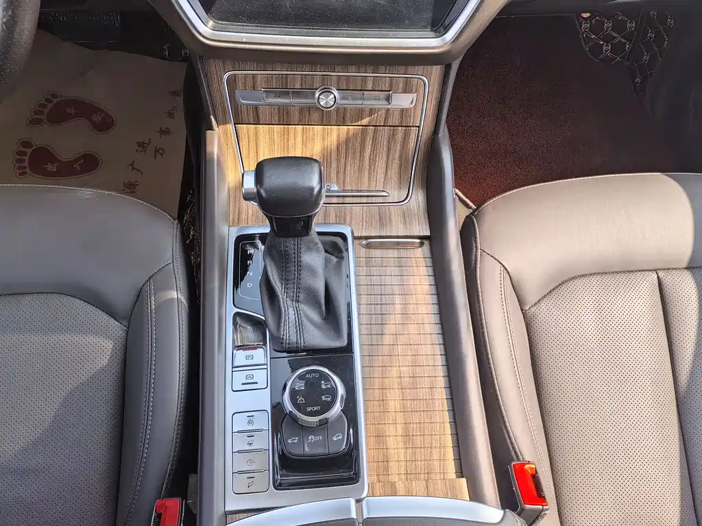 Roewe RX8 2018 30T Intelligent Networked Four-wheel Drive Supreme Edition купить на сайте DeffCars