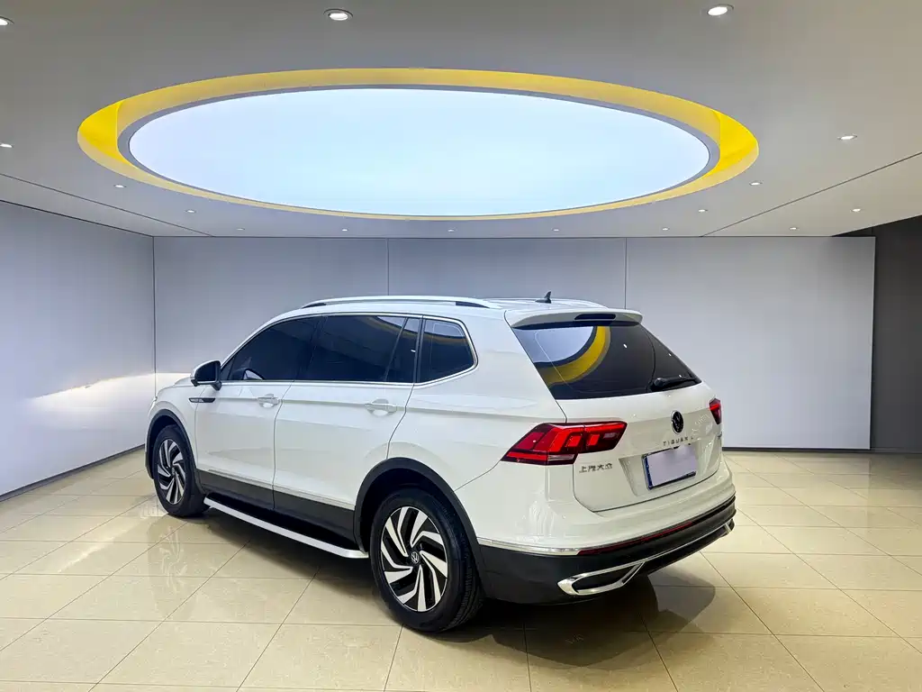 Tiguan L 2023 280TSI automatic two-wheel drive Chaochuang limited edition купить на сайте DeffCars