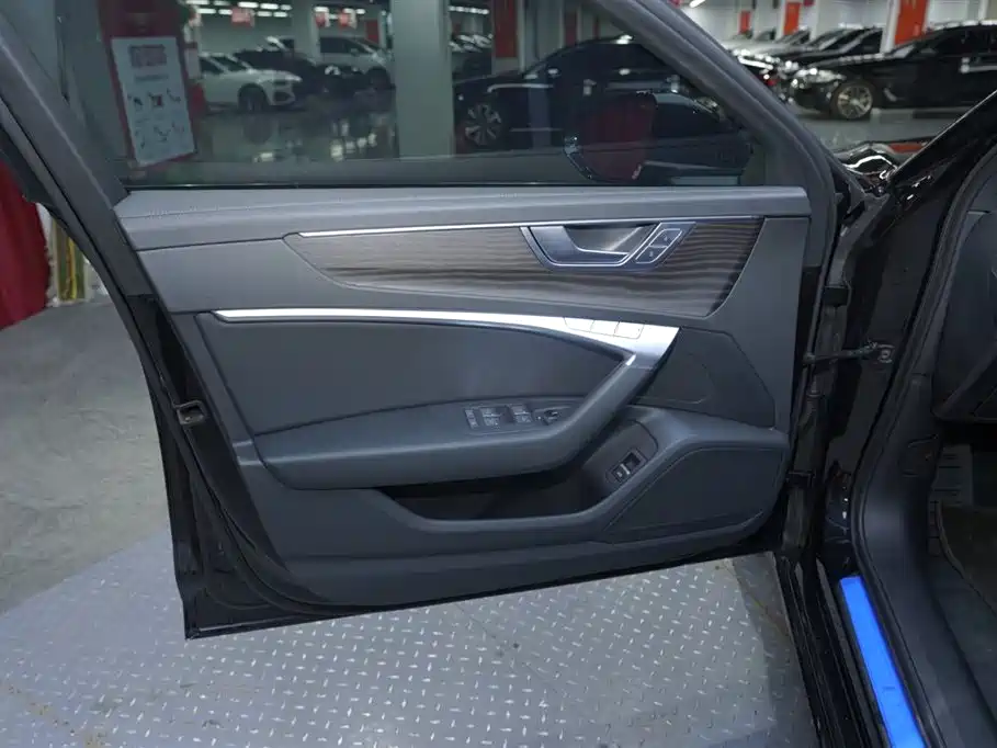 Audi A6L 2024 45 TFSI quattro premium dynamic model купить на сайте DeffCars