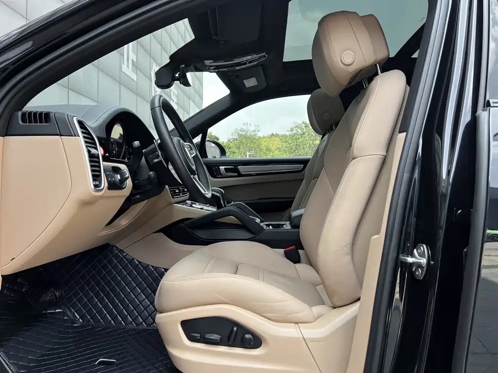 Cayenne New Energy 2023 Cayenne E-Hybrid 2.0T купить на сайте DeffCars
