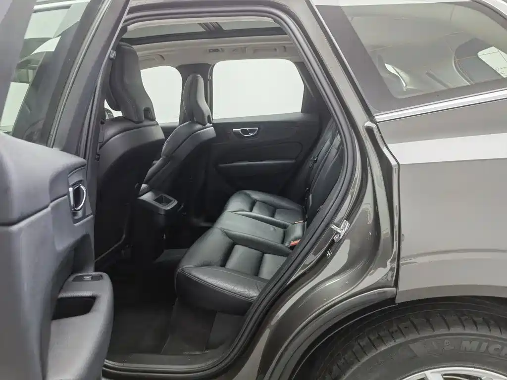 Volvo XC60 2019 T5 Four-wheel Drive Smart Edition National V купить на сайте DeffCars