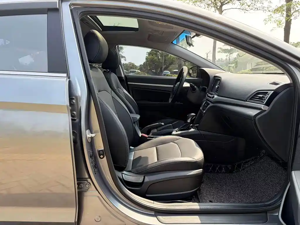 Lingdong 2018 1.6L Automatic 15th Anniversary Special Edition купить на сайте DeffCars