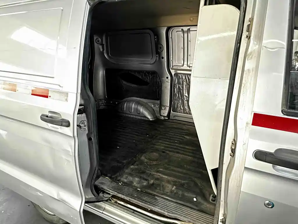 Wuling Hongguang V 2021 1.5L Jinchue version with closed windows LAR купить на сайте DeffCars