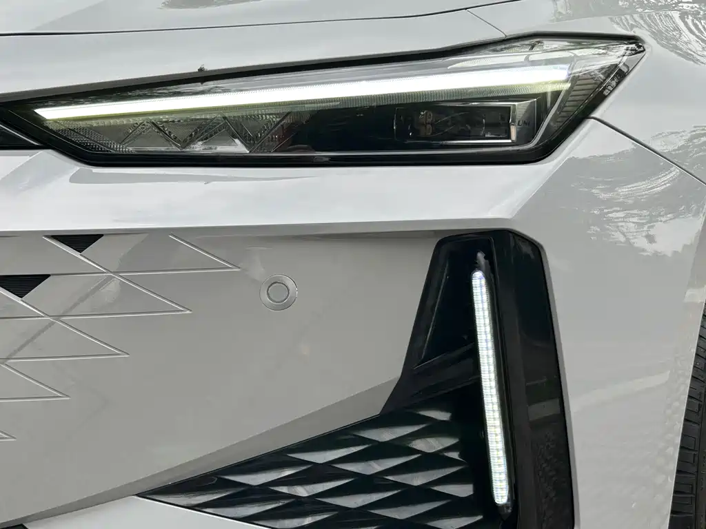 Changan UNI-V 2024 1.5T noble sports model купить на сайте DeffCars