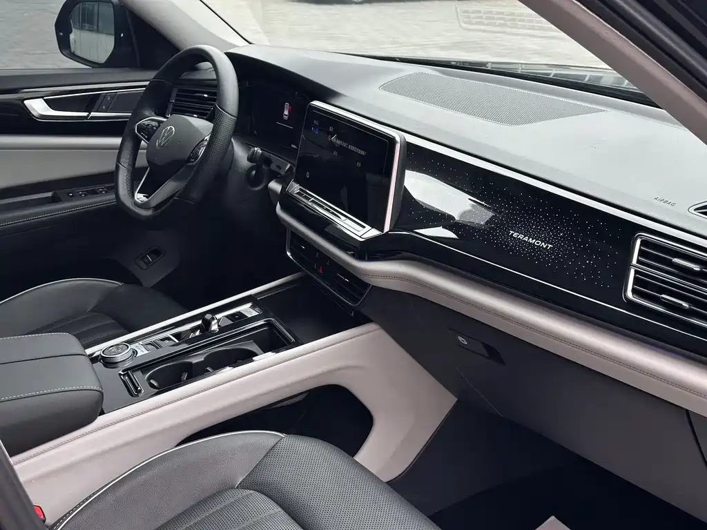 Touron 2023 380TSI four-wheel drive luxury version купить на сайте DeffCars