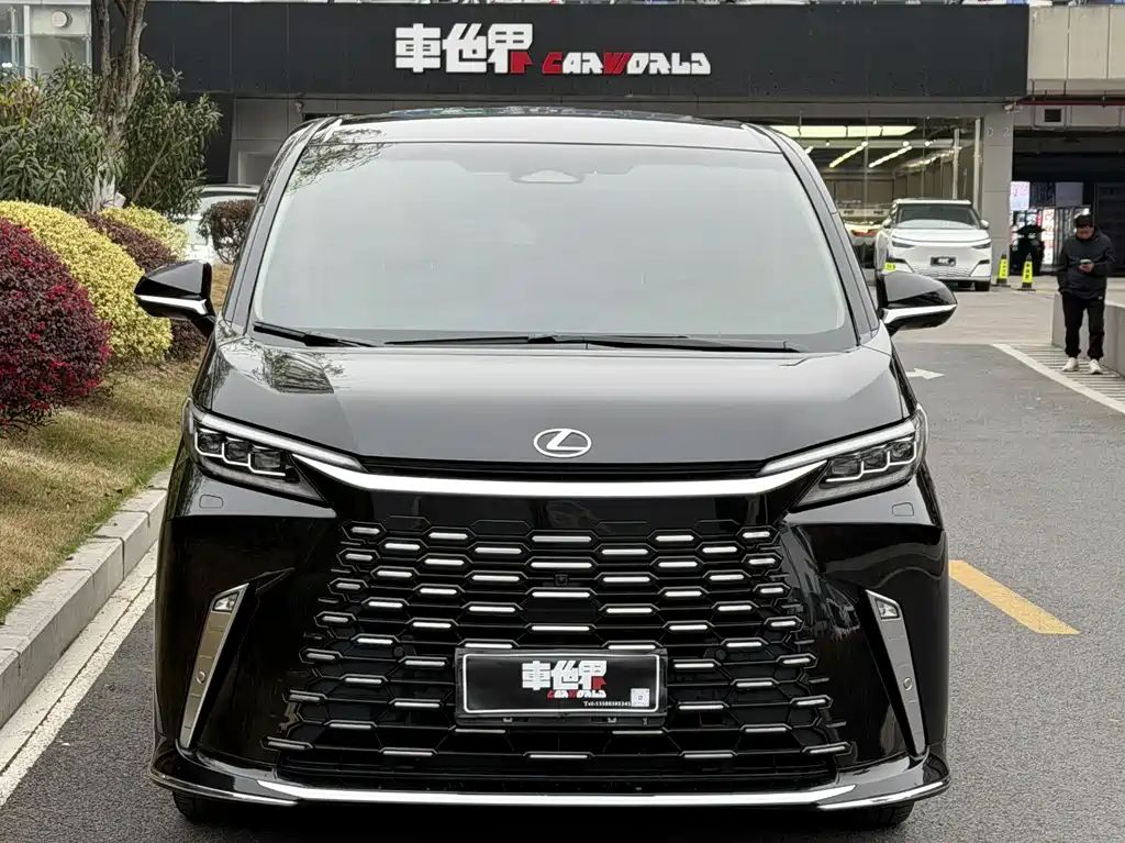 Lexus LM 2025 500h four-seat Royal Edition купить на сайте DeffCars