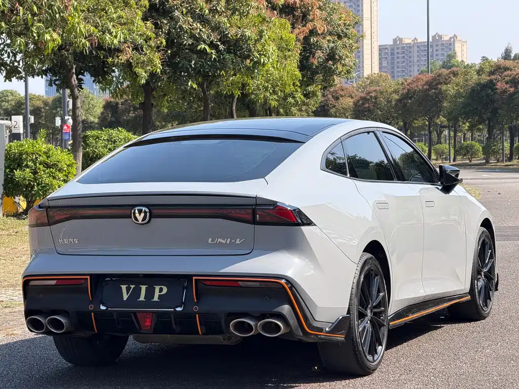 Changan UNI-V 2023 1.5T sports version купить на сайте DeffCars