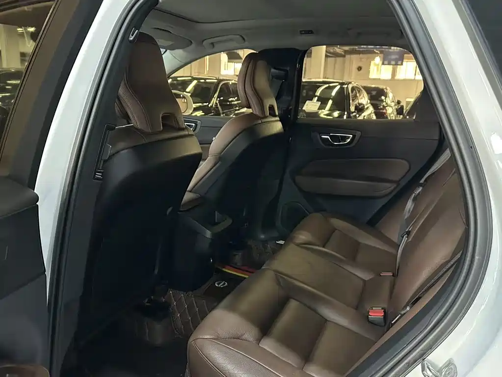 Volvo XC60 2020 T5 four-wheel drive Zhiyi Luxury Edition купить на сайте DeffCars