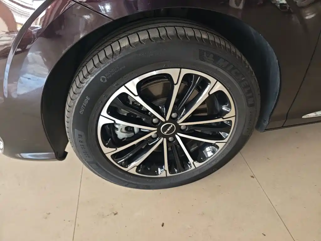 Roewe iMAX8 2021 400TGI Supreme Series Honor Edition купить на сайте DeffCars